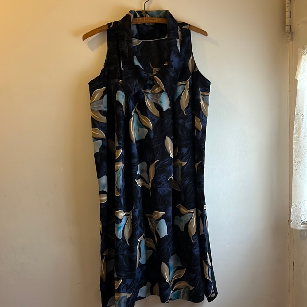 Vintage style blue print dress with oversized collar size large